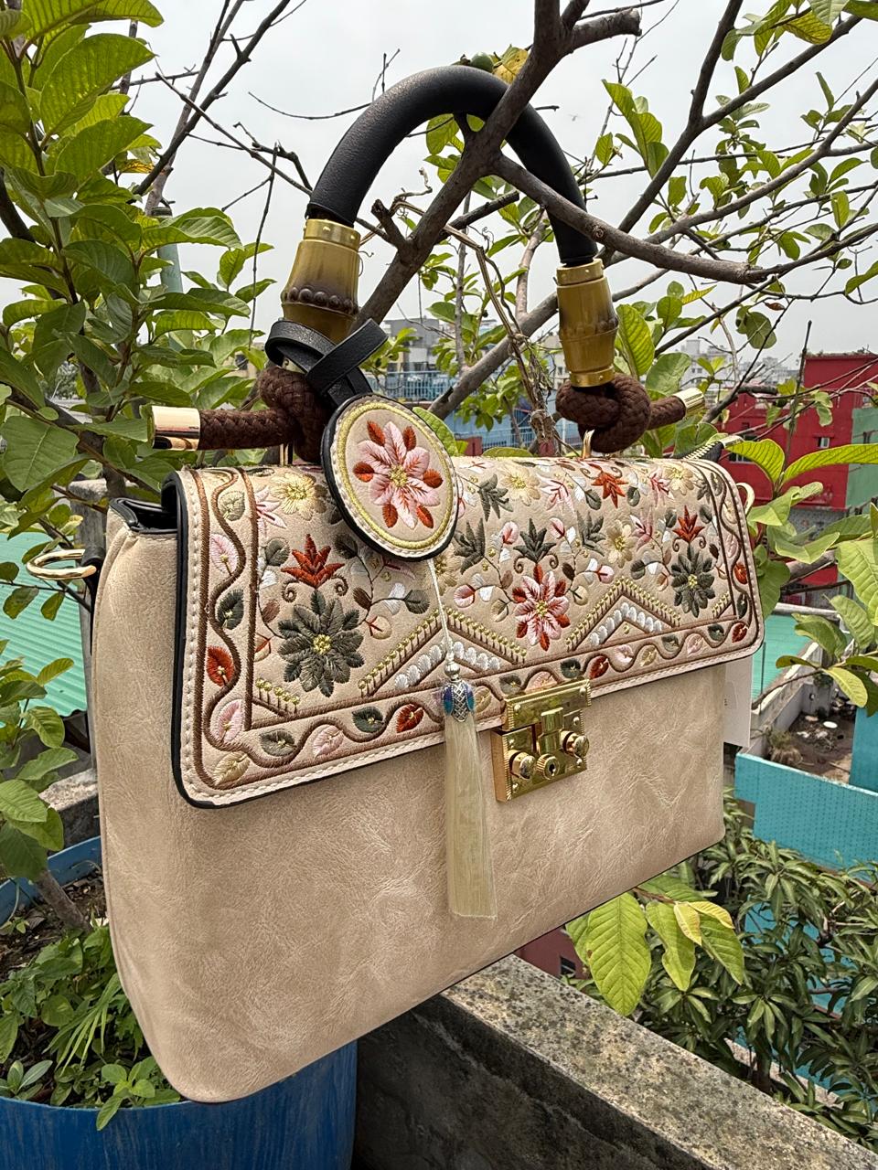 Beige Handwork Women's Handbag – Elegant Embroidered Fashion Bag
